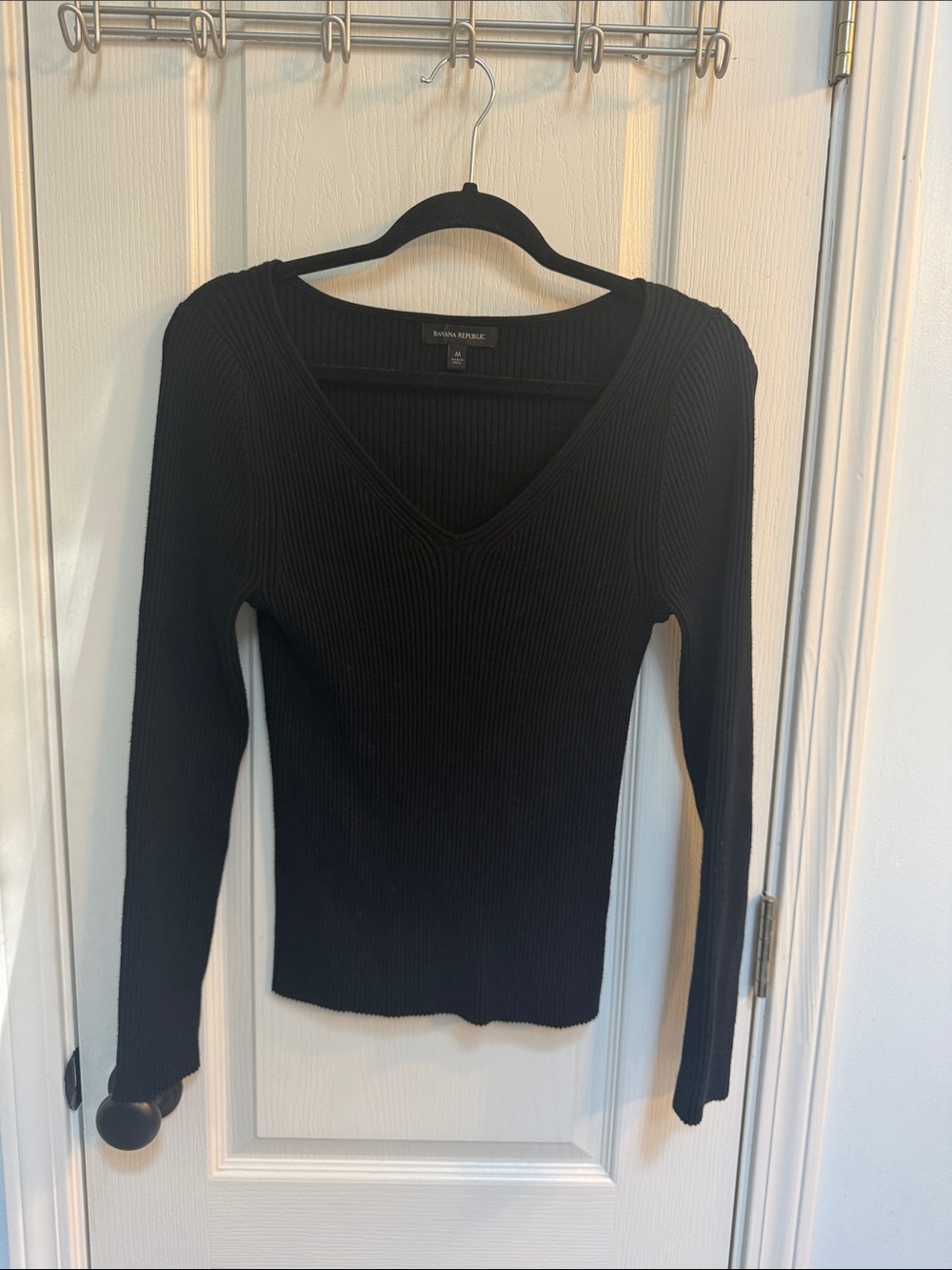 Banana Republic Black Ribbed V-Neck Long Sleeve Sweater